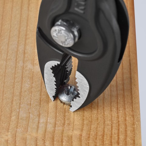8202200-00-F-A-11.jpg